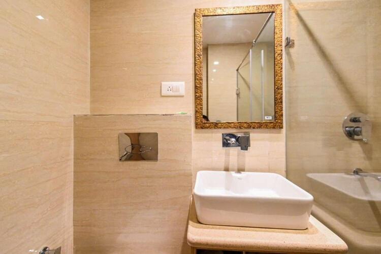 Solitaire Hotel Yeni Delhi Dış mekan fotoğraf