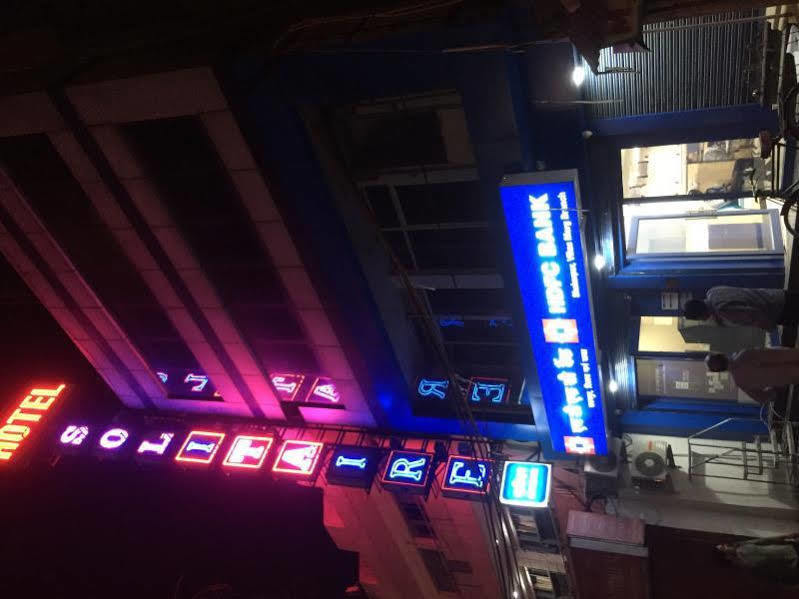 Solitaire Hotel Yeni Delhi Dış mekan fotoğraf