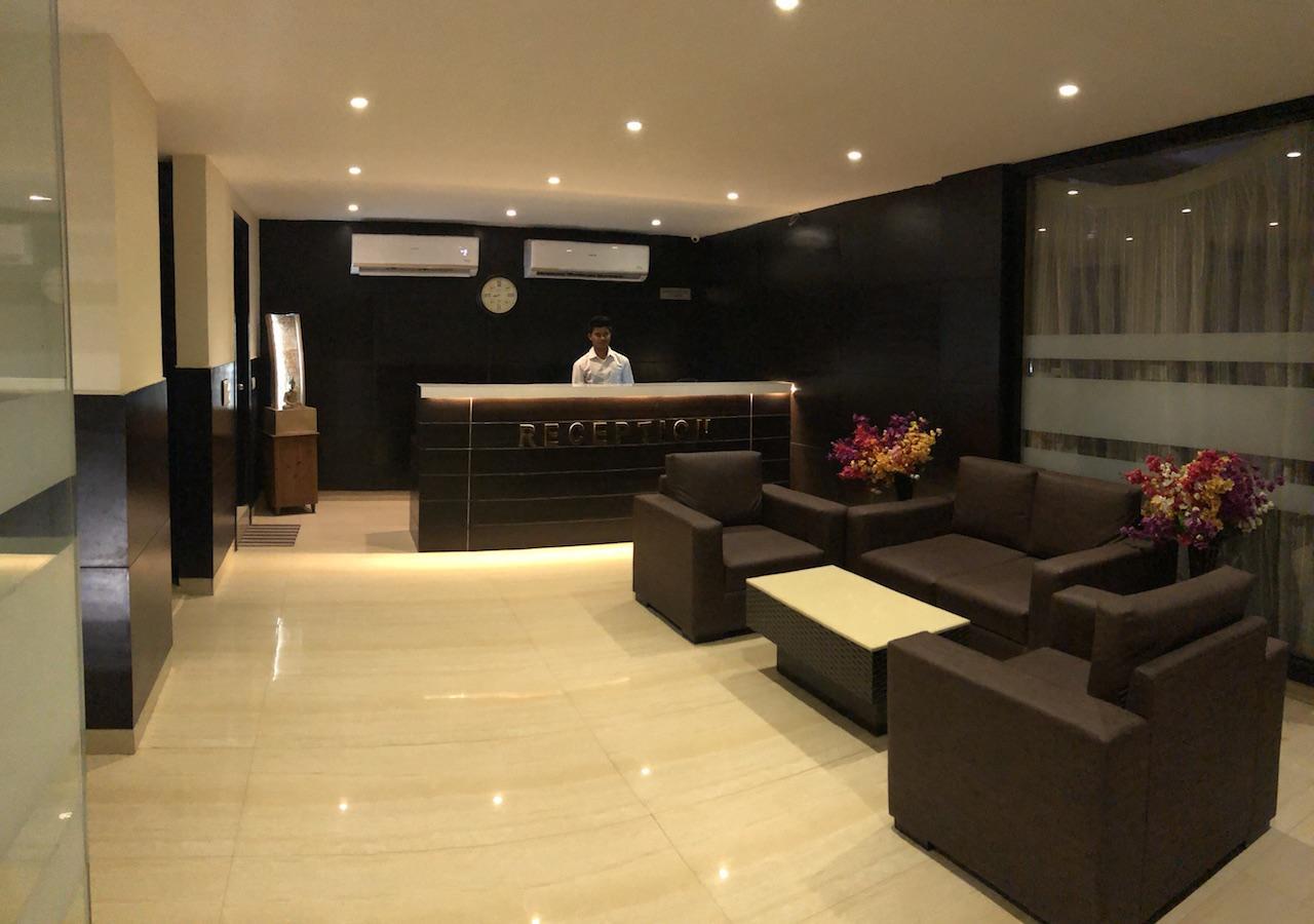 Solitaire Hotel Yeni Delhi Dış mekan fotoğraf